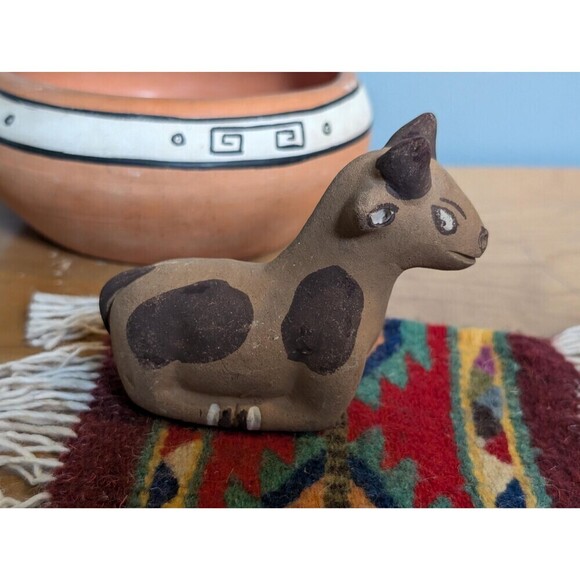 Vintage Peru Pottery Cow Figurine, Clay Native Folk Art, Southwestern Decor - Picture 4 of 9